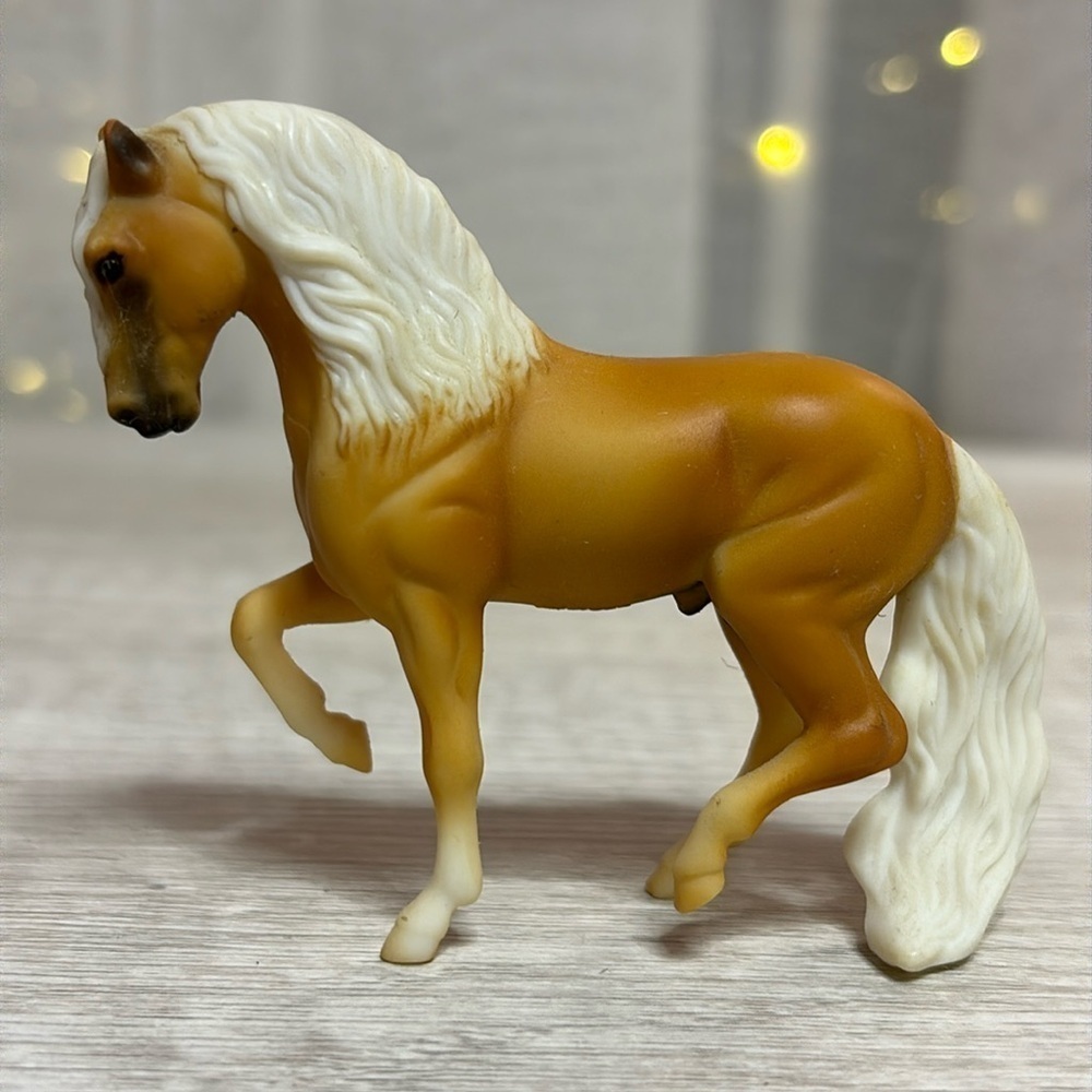 Breyer Stablemate Palomino Andalusian